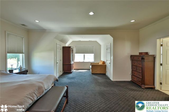 1614 Penns Crossing, South Whitehall Twp, PA 18104