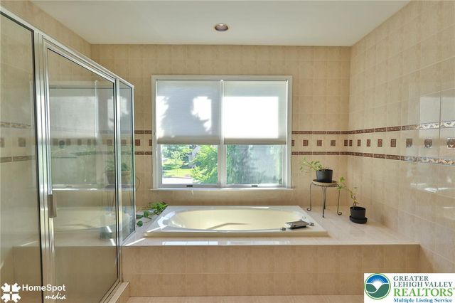 1614 Penns Crossing, South Whitehall Twp, PA 18104