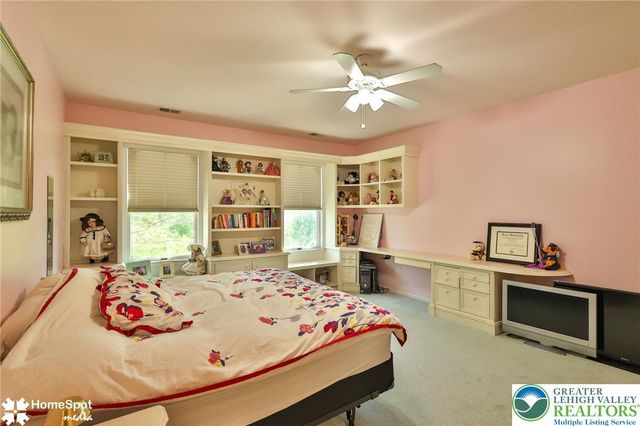 1614 Penns Crossing, South Whitehall Twp, PA 18104