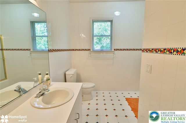 1614 Penns Crossing, South Whitehall Twp, PA 18104