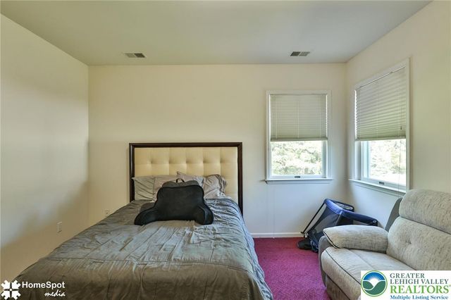 1614 Penns Crossing, South Whitehall Twp, PA 18104