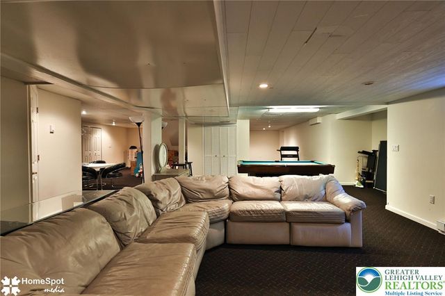 1614 Penns Crossing, South Whitehall Twp, PA 18104