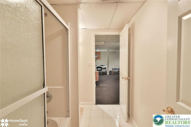 1614 Penns Crossing, South Whitehall Twp, PA 18104