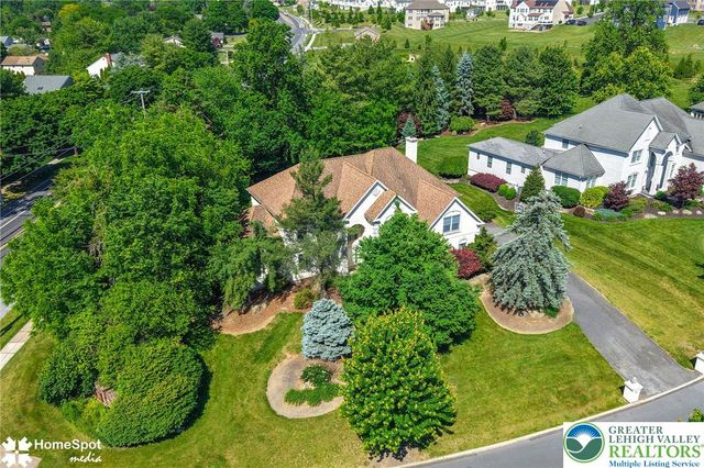 1614 Penns Crossing, South Whitehall Twp, PA 18104