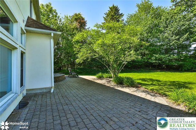1614 Penns Crossing, South Whitehall Twp, PA 18104