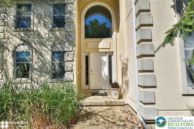 1614 Penns Crossing, South Whitehall Twp, PA 18104