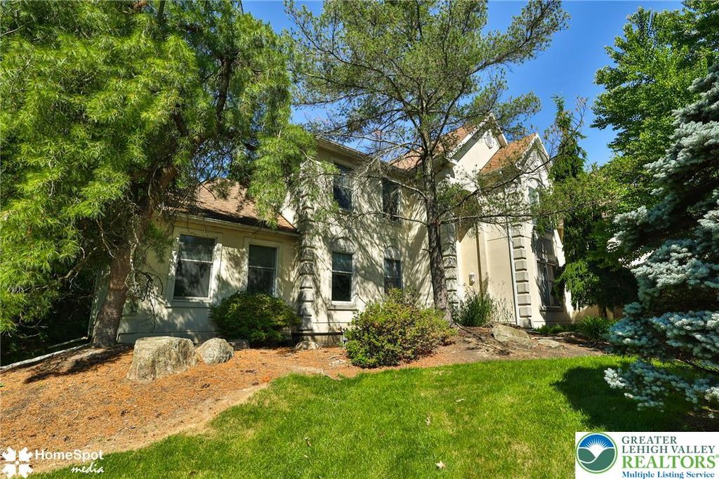 1614 Penns Crossing, South Whitehall Twp, PA 18104