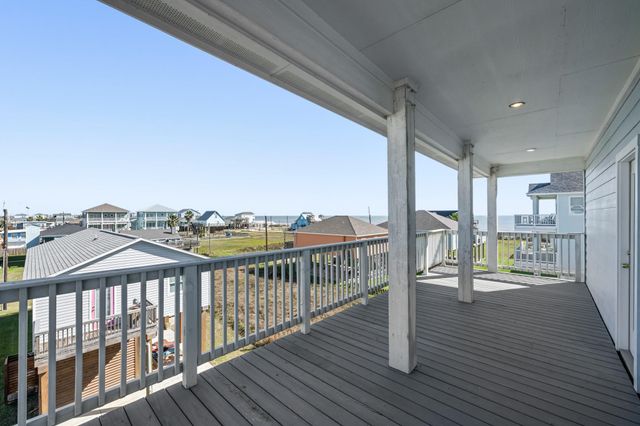 218 Ocean Avenue, Surfside Beach, TX 77541