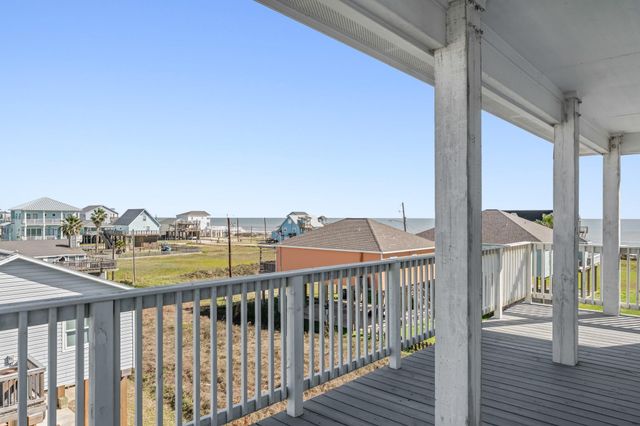218 Ocean Avenue, Surfside Beach, TX 77541