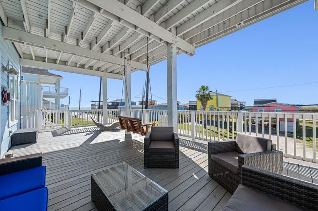 218 Ocean Avenue, Surfside Beach, TX 77541