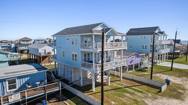 218 Ocean Avenue, Surfside Beach, TX 77541