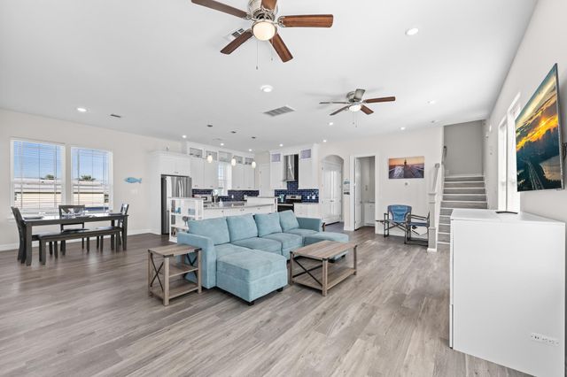 218 Ocean Avenue, Surfside Beach, TX 77541