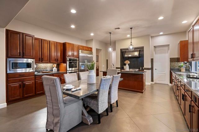 2827 Sutter Ridge Dr, Chula Vista, CA 91914