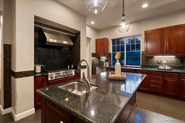 2827 Sutter Ridge Dr, Chula Vista, CA 91914
