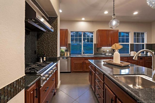 2827 Sutter Ridge Dr, Chula Vista, CA 91914