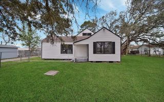 1623 Main, La Marque, TX 77568