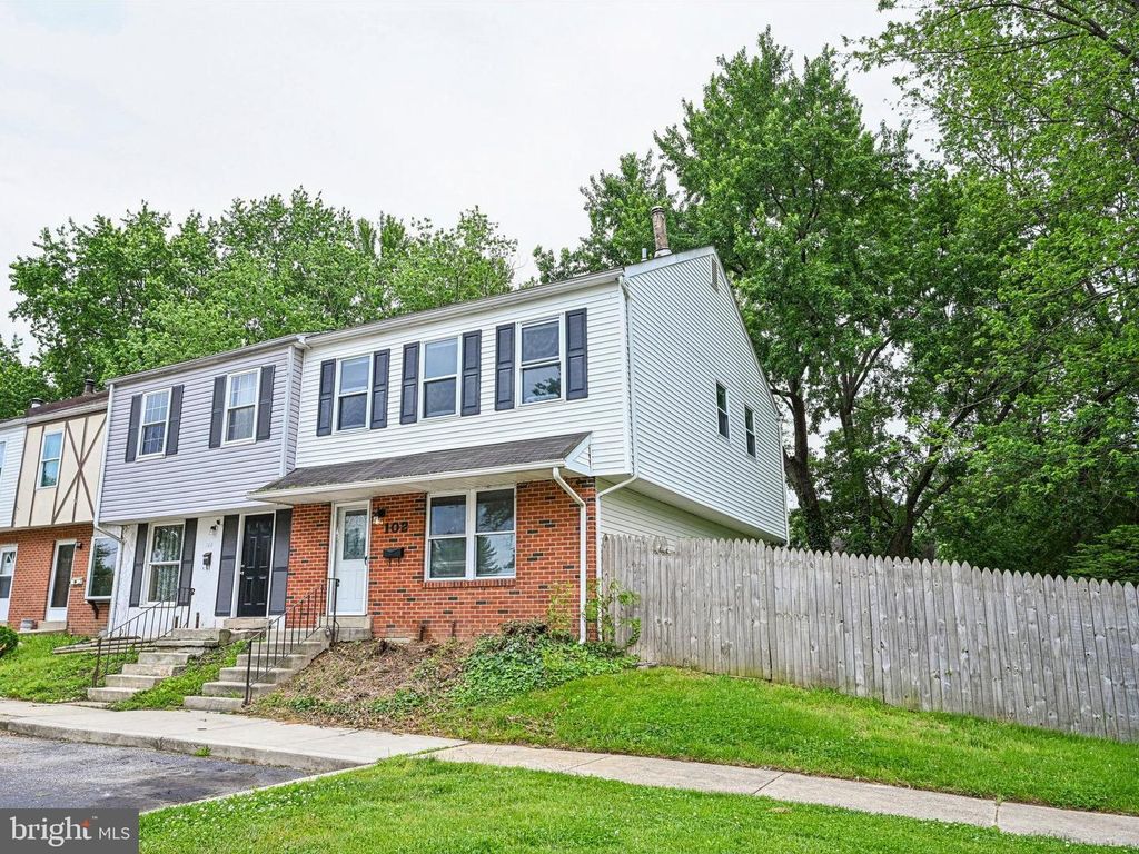 102 HOPKINS CT, Newark, DE 19713