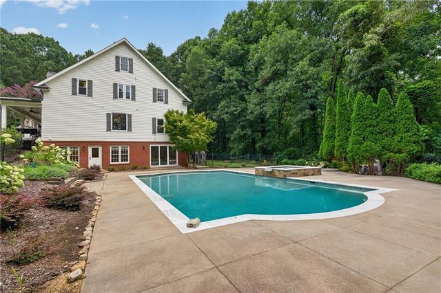 3380 Hill Forest Trail, Acworth, GA 30101