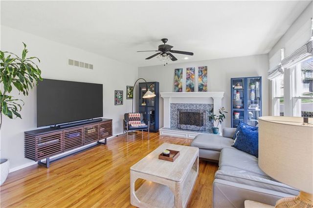 13213 Barton Street, Overland Park, KS 66213