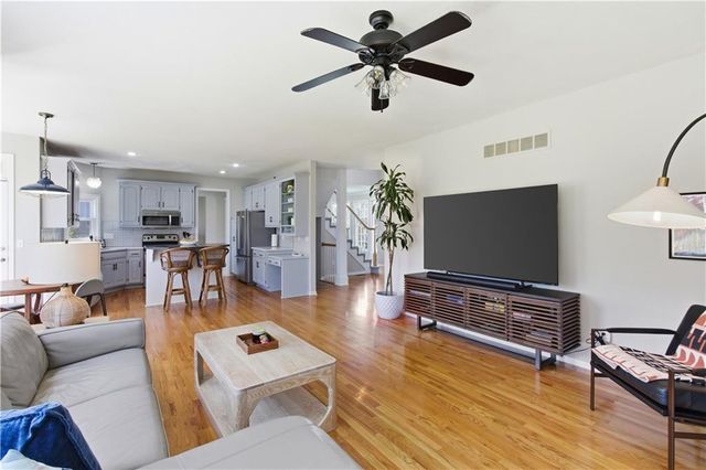 13213 Barton Street, Overland Park, KS 66213