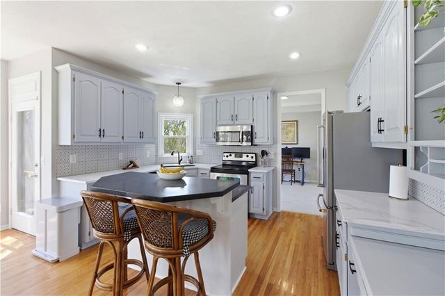 13213 Barton Street, Overland Park, KS 66213
