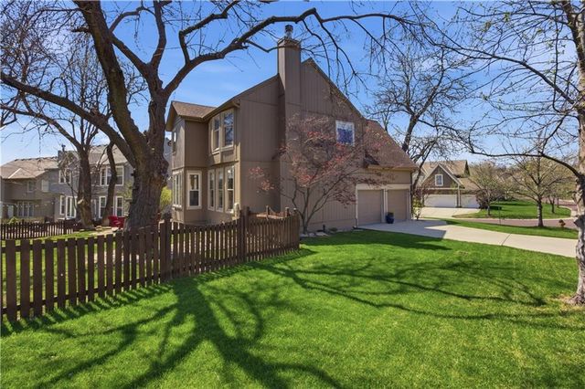 13213 Barton Street, Overland Park, KS 66213