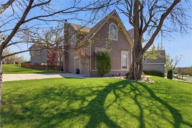 13213 Barton Street, Overland Park, KS 66213