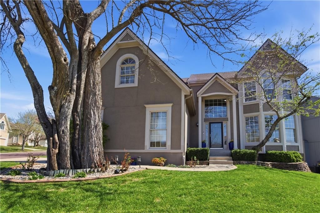 13213 Barton Street, Overland Park, KS 66213