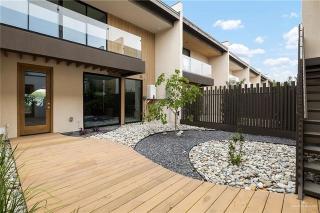 1414 S 7th Avenue, Edinburg, TX 78539