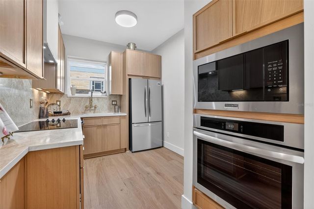 1213 E CLIFTON STREET, Tampa, FL 33604