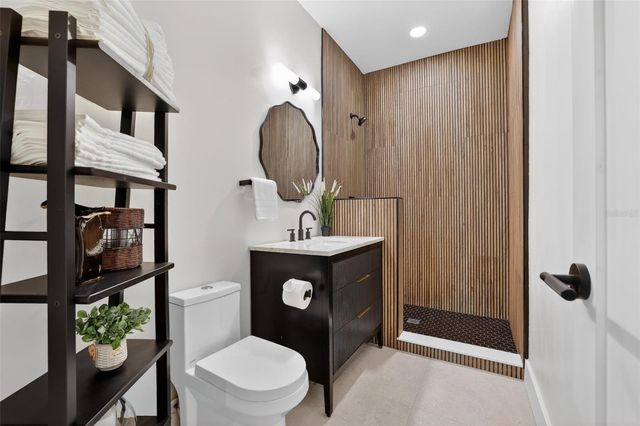 1213 E CLIFTON STREET, Tampa, FL 33604