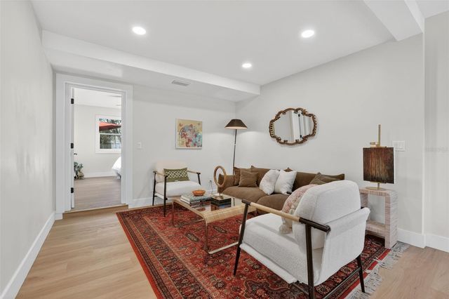 1213 E CLIFTON STREET, Tampa, FL 33604