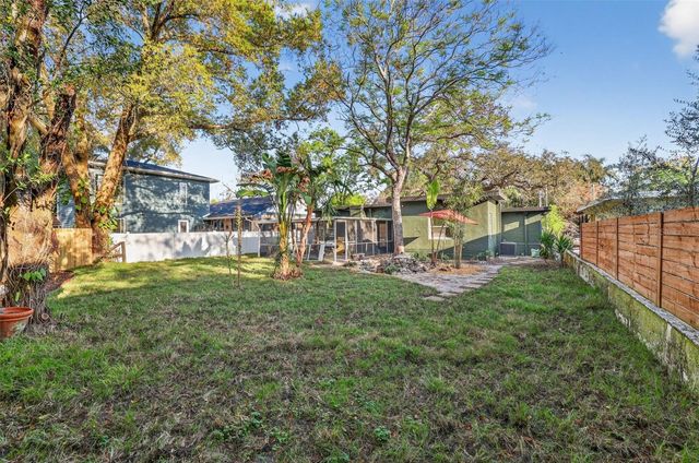 1213 E CLIFTON STREET, Tampa, FL 33604