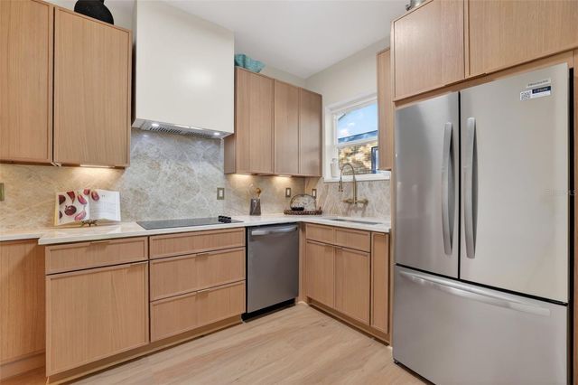 1213 E CLIFTON STREET, Tampa, FL 33604