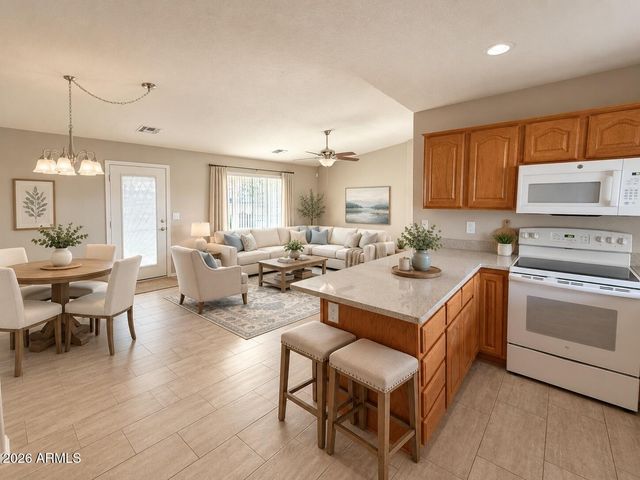 2162 S YELLOW WOOD Avenue, Mesa, AZ 85209