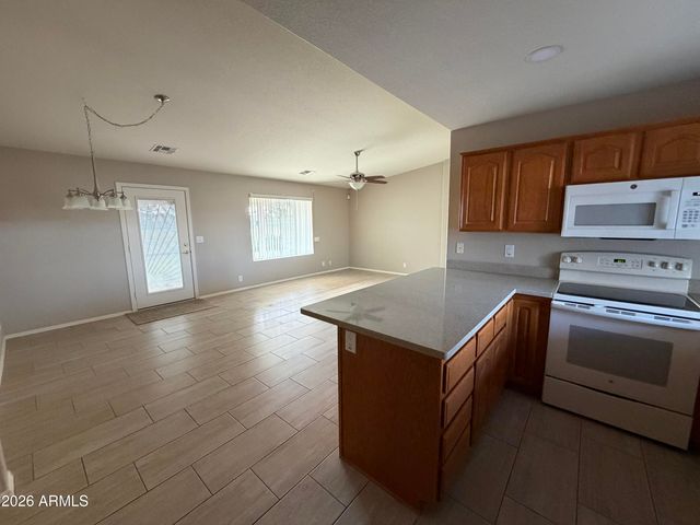 2162 S YELLOW WOOD Avenue, Mesa, AZ 85209
