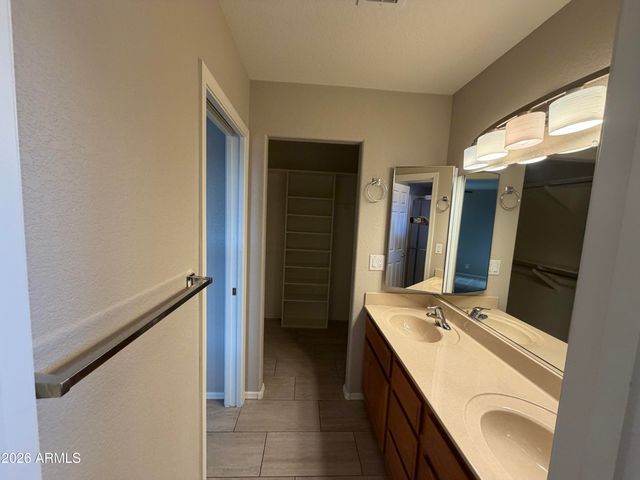 2162 S YELLOW WOOD Avenue, Mesa, AZ 85209