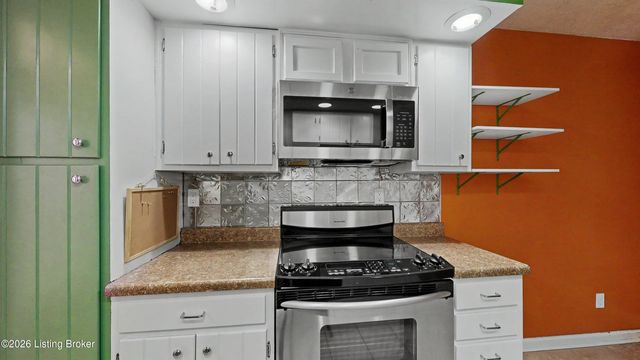 2845 Hikes Ln 302, Louisville, KY 40218
