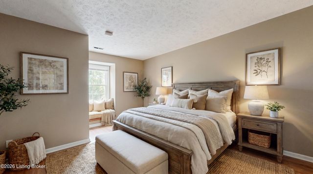 2845 Hikes Ln 302, Louisville, KY 40218