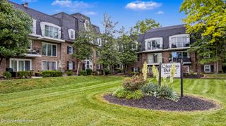 2845 Hikes Ln 302, Louisville, KY 40218