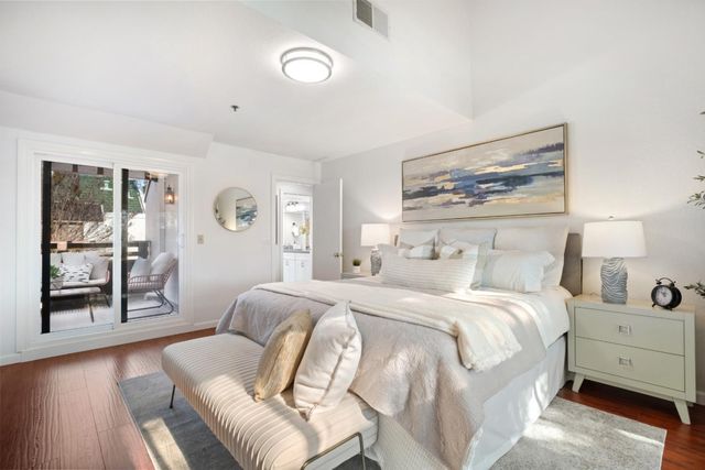 100 W El Camino Real 40, Mountain View, CA 94040