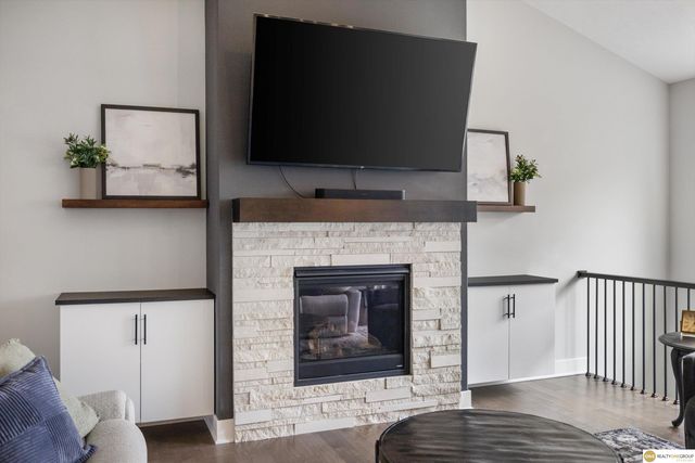 2304 N 188 Street, Elkhorn, NE 68022