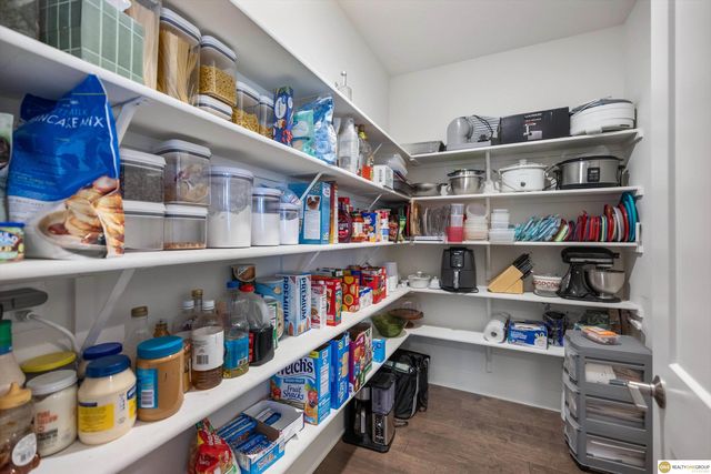 2304 N 188 Street, Elkhorn, NE 68022