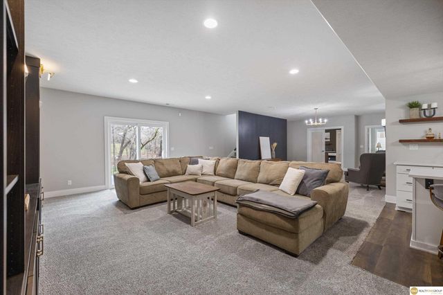 2304 N 188 Street, Elkhorn, NE 68022