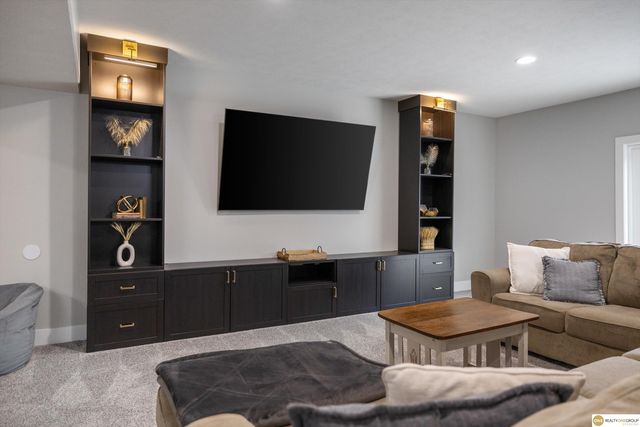 2304 N 188 Street, Elkhorn, NE 68022