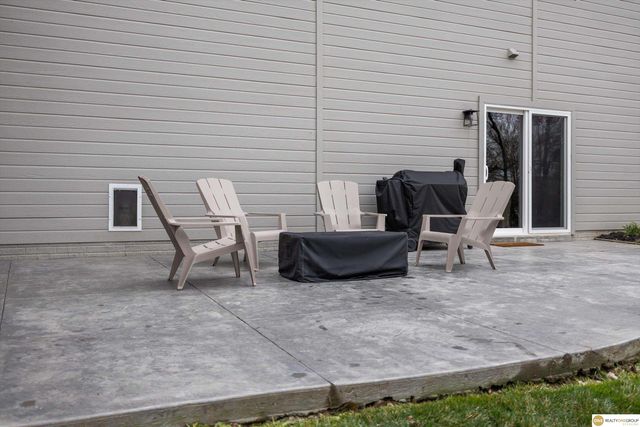 2304 N 188 Street, Elkhorn, NE 68022