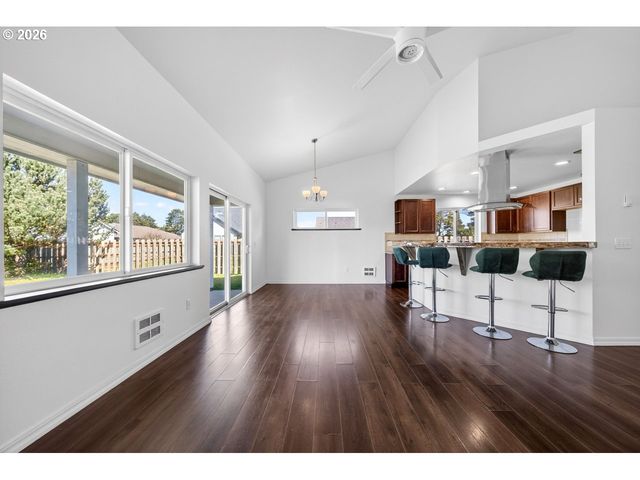 2679 FRANKLIN Ave Sw, Bandon, OR 97411