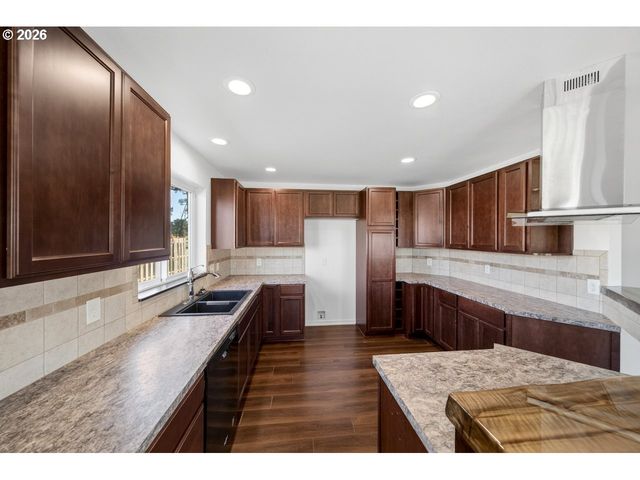 2679 FRANKLIN Ave Sw, Bandon, OR 97411