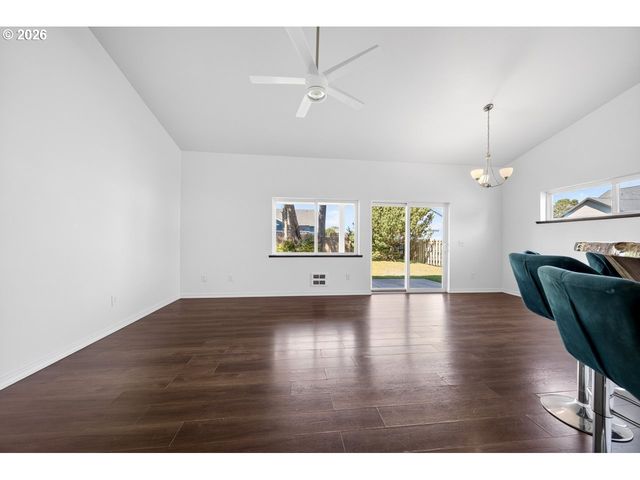 2679 FRANKLIN Ave Sw, Bandon, OR 97411