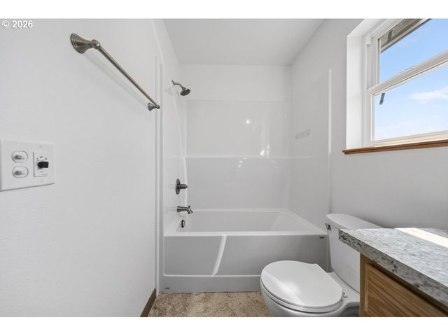 2679 FRANKLIN Ave Sw, Bandon, OR 97411